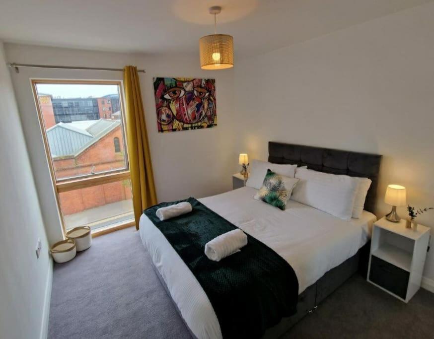 Modern Apartment, Sleeps 6, Belfast City Centre Εξωτερικό φωτογραφία