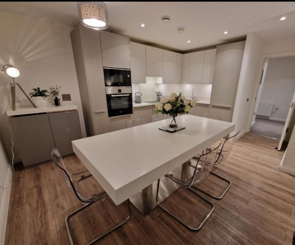 Modern Apartment, Sleeps 6, Belfast City Centre Εξωτερικό φωτογραφία